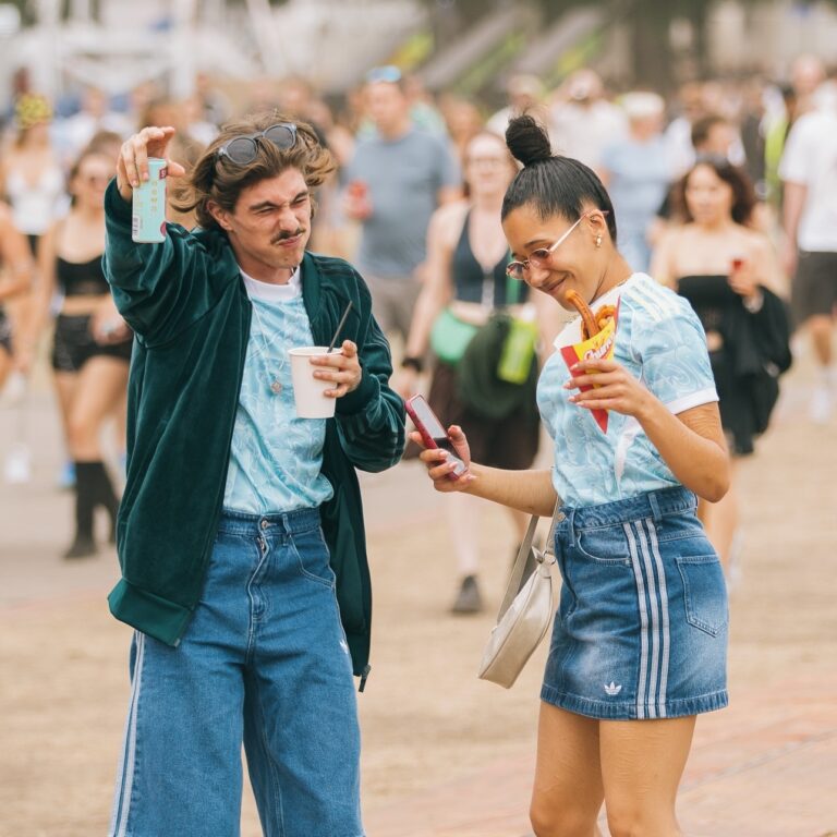 Ape25 shy xf crowd atmosph ISHASHAHPHOTOGRAPHY ISHA SHAH04463